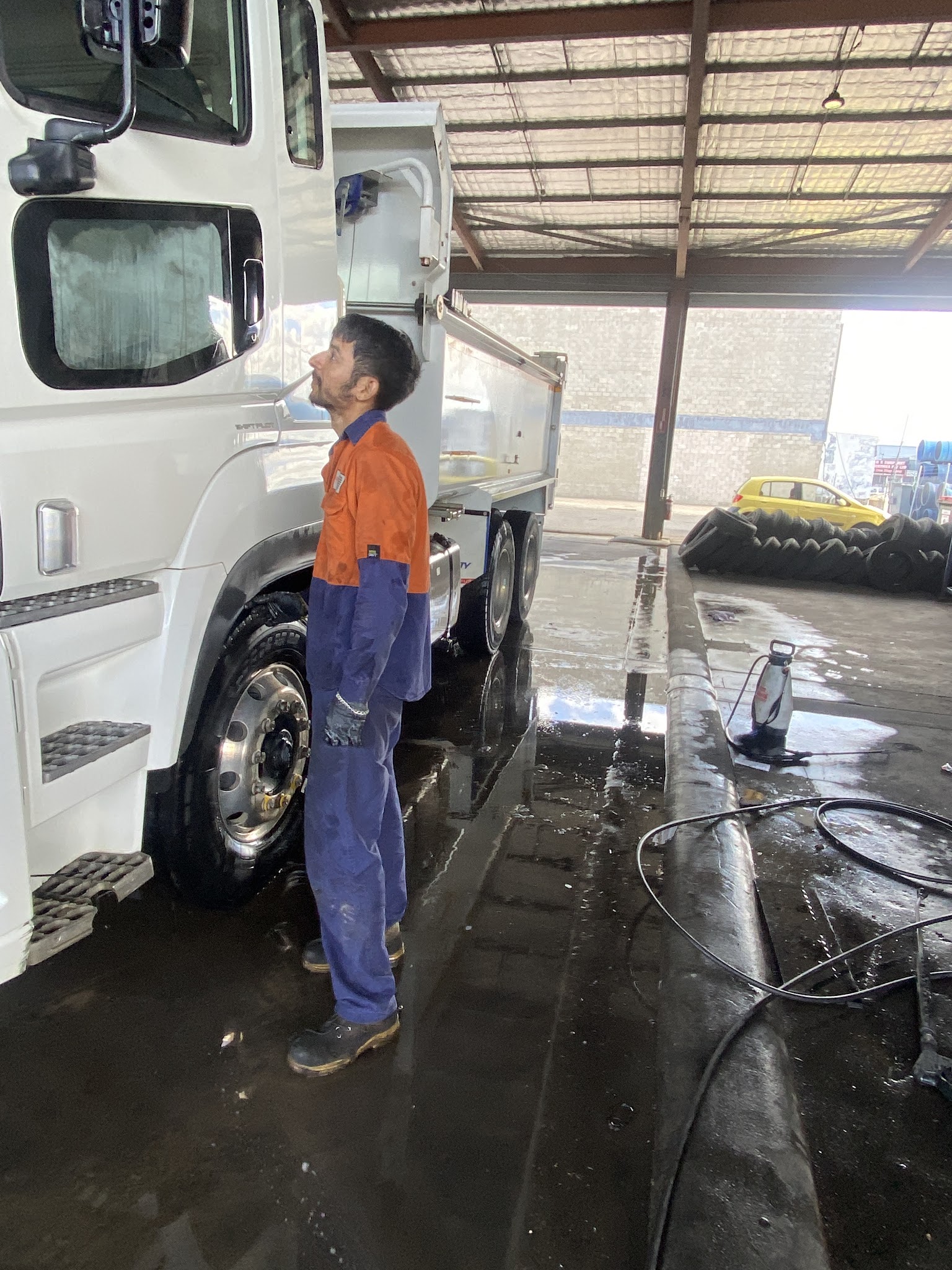 Amigo Fleet Wash, Rocklea: Truck, Van, Bus, Caravan Cleaning