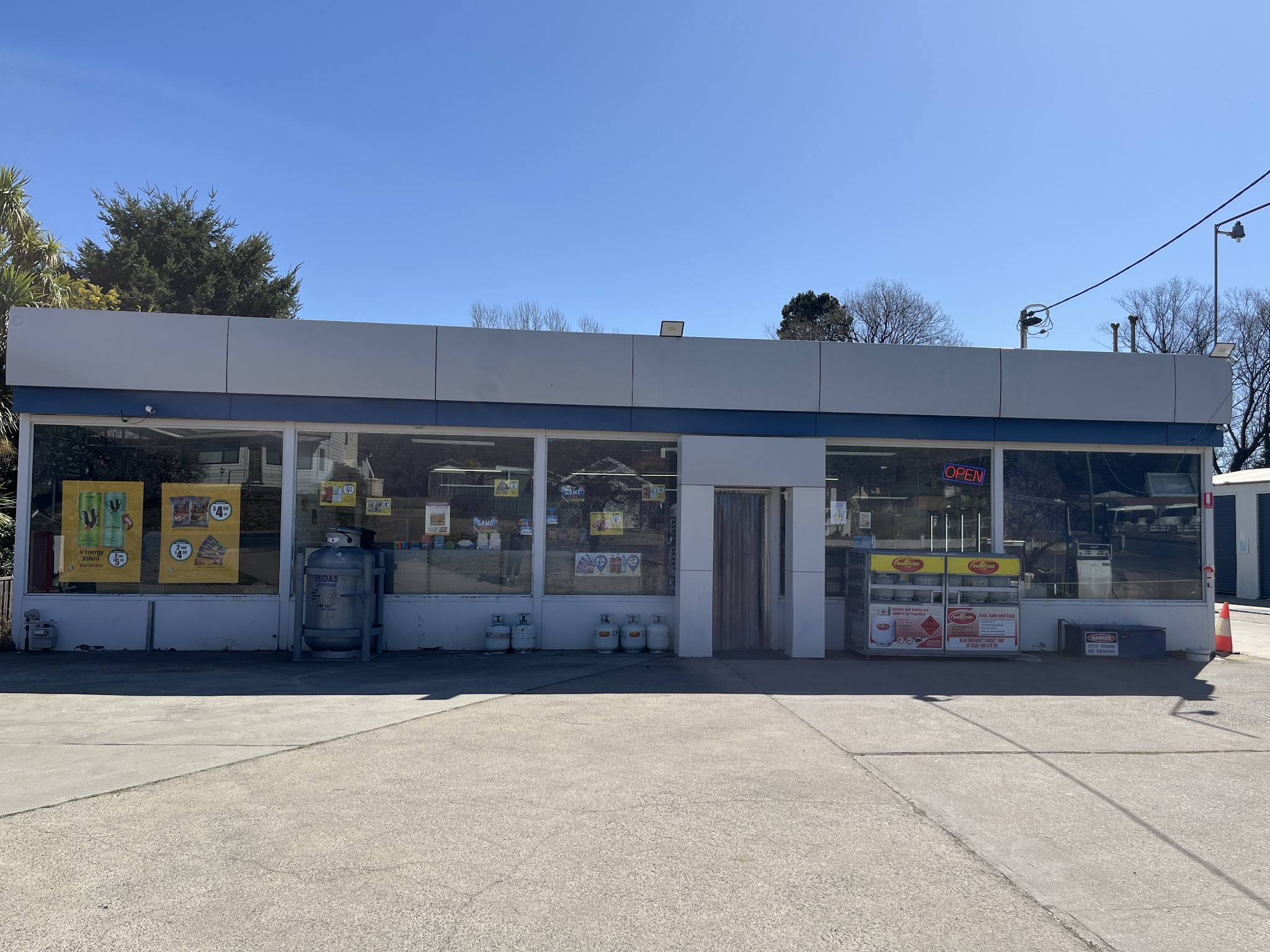 Bombala Servo