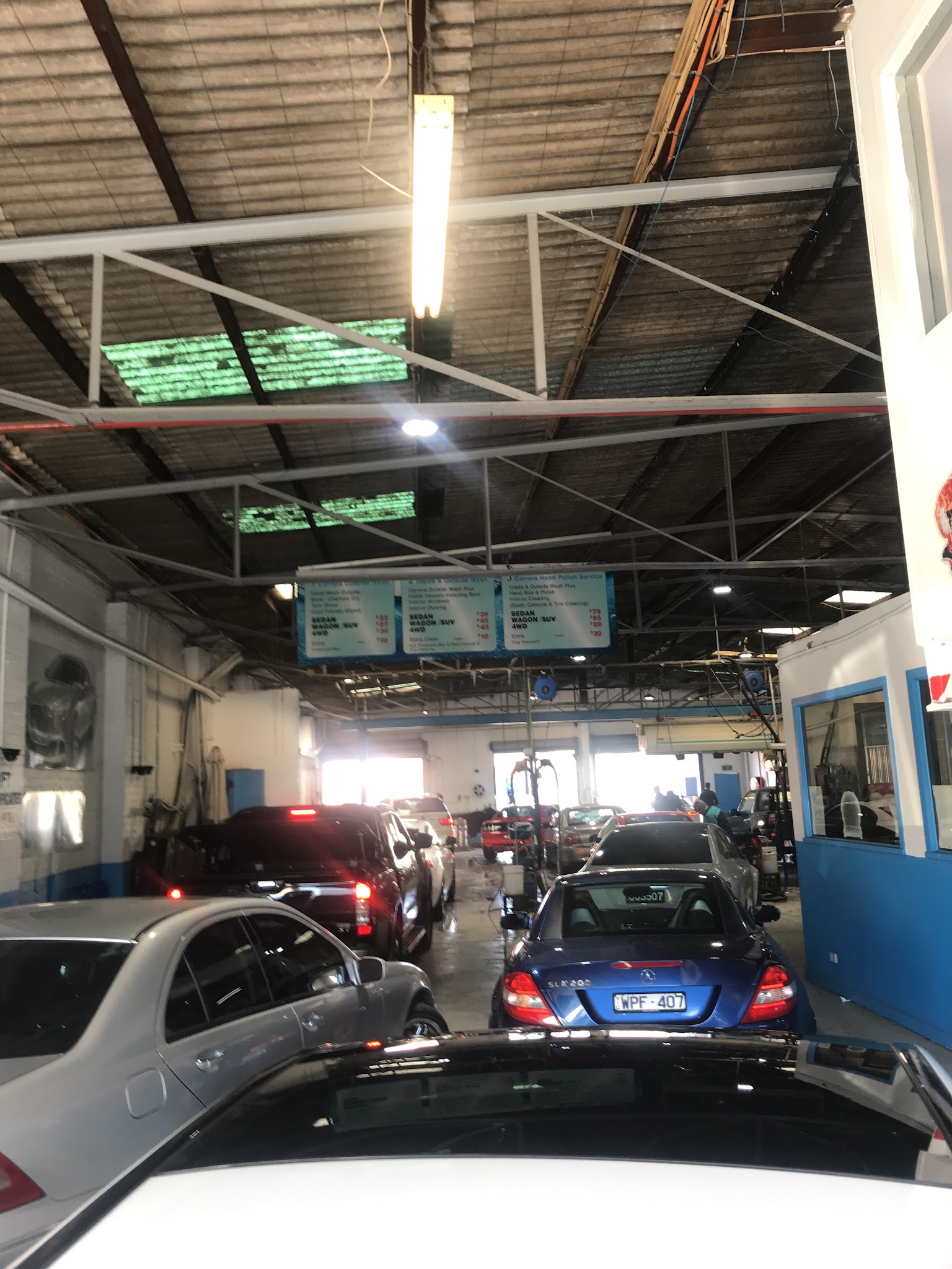 Carrera Car Wash