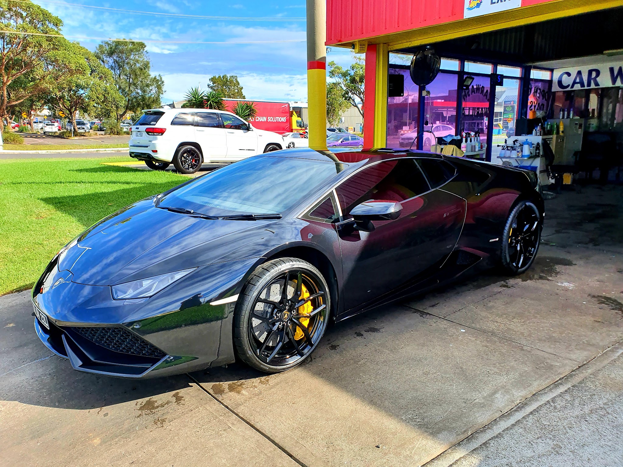 Hands On Car Wash