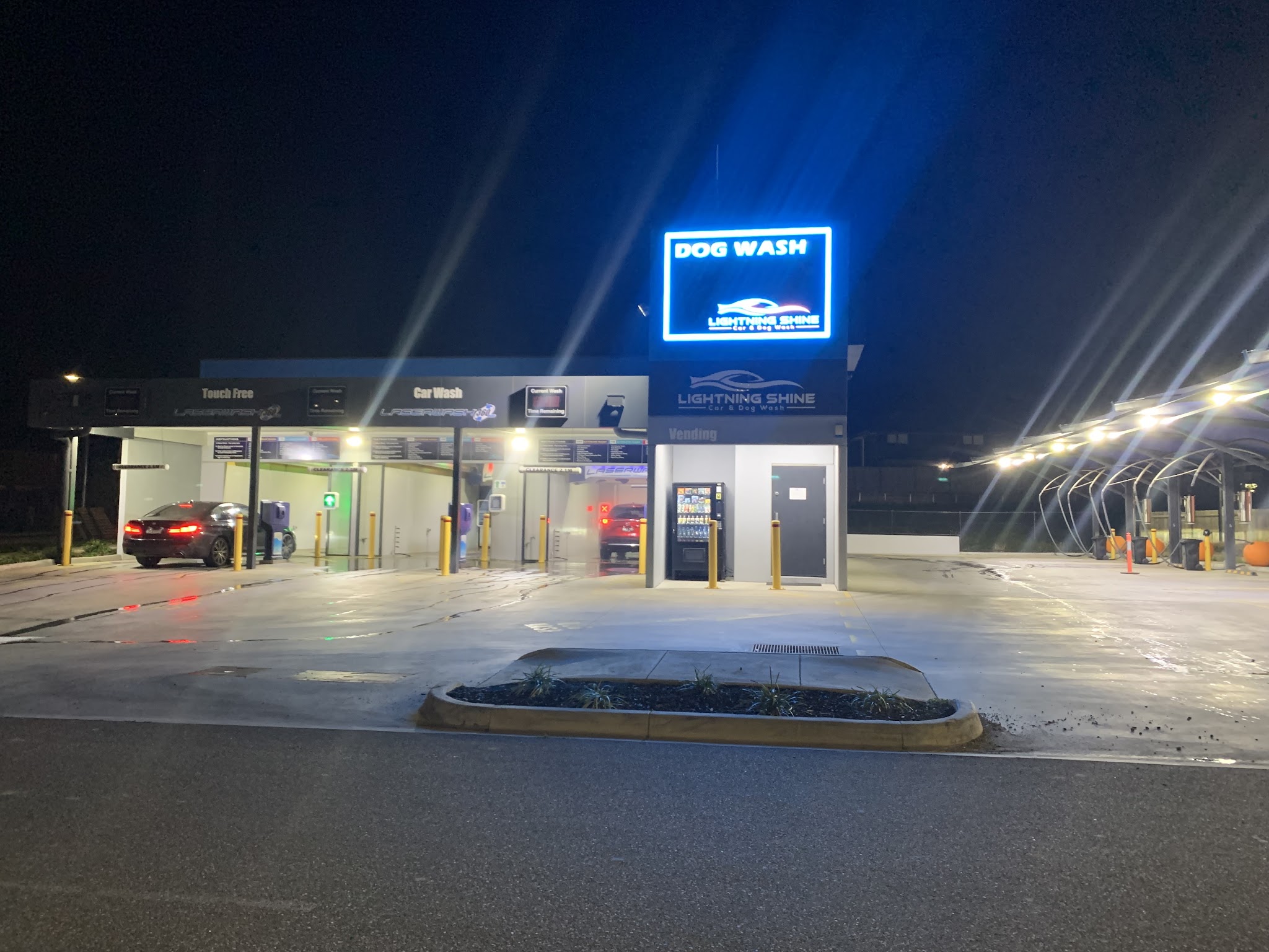Lightning Shine Car And Dog Wash