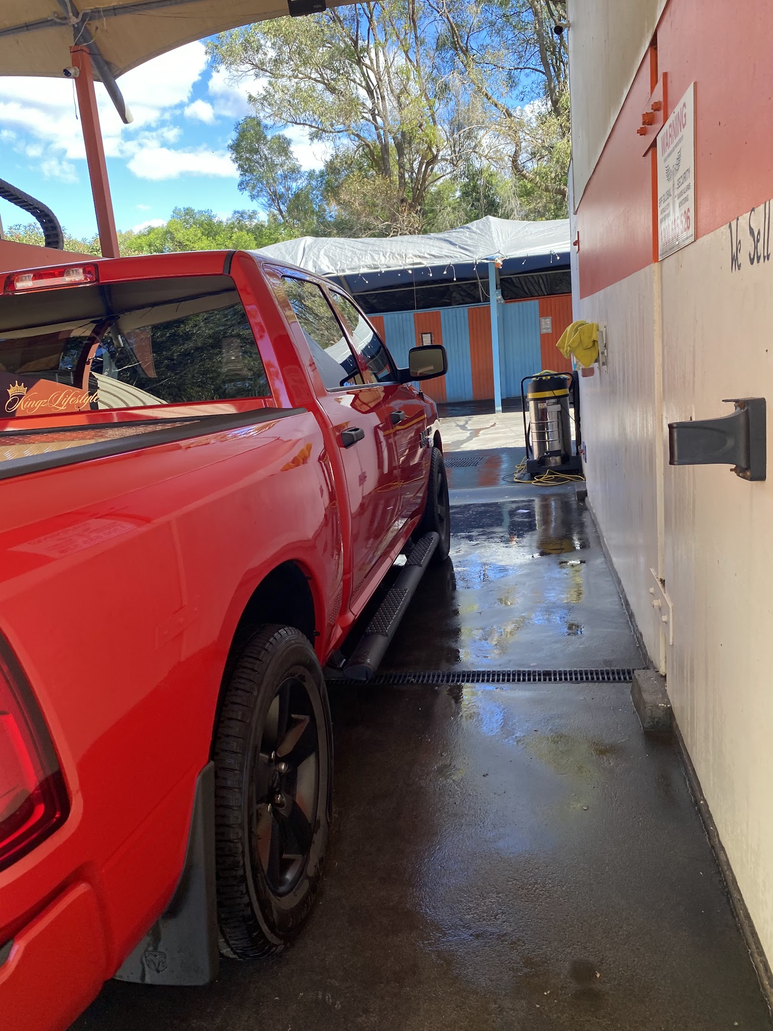 Lucky’s Car Wash