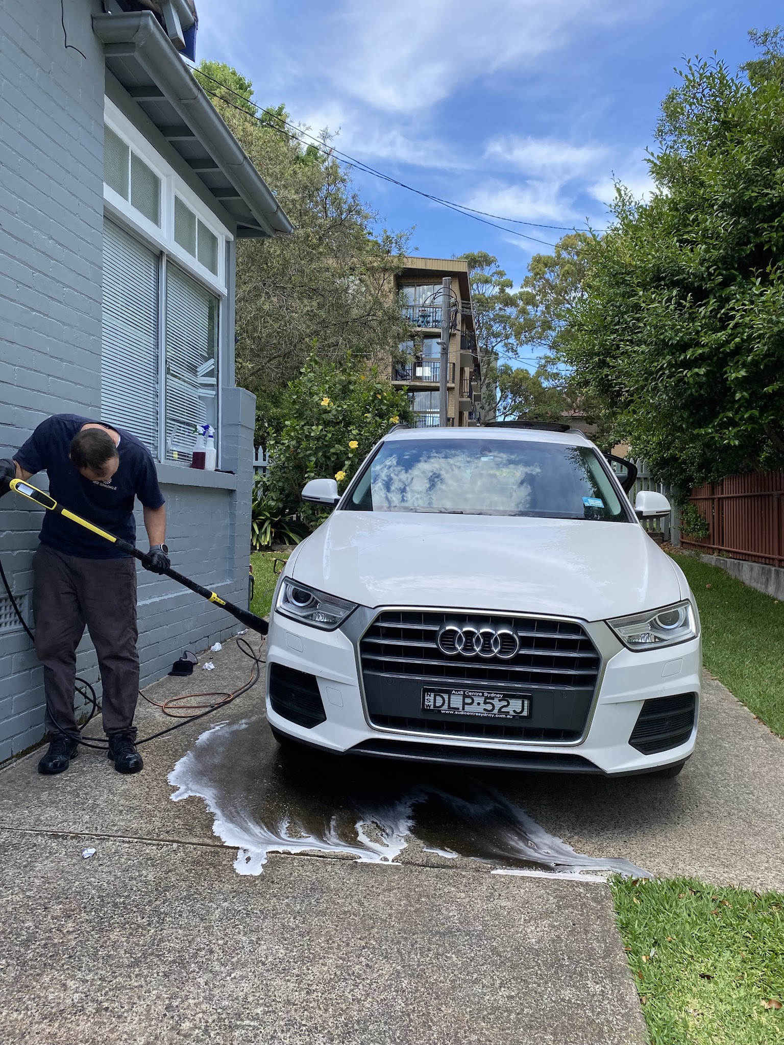 Mr Sparkle – We Sparkle At Your Doorstep