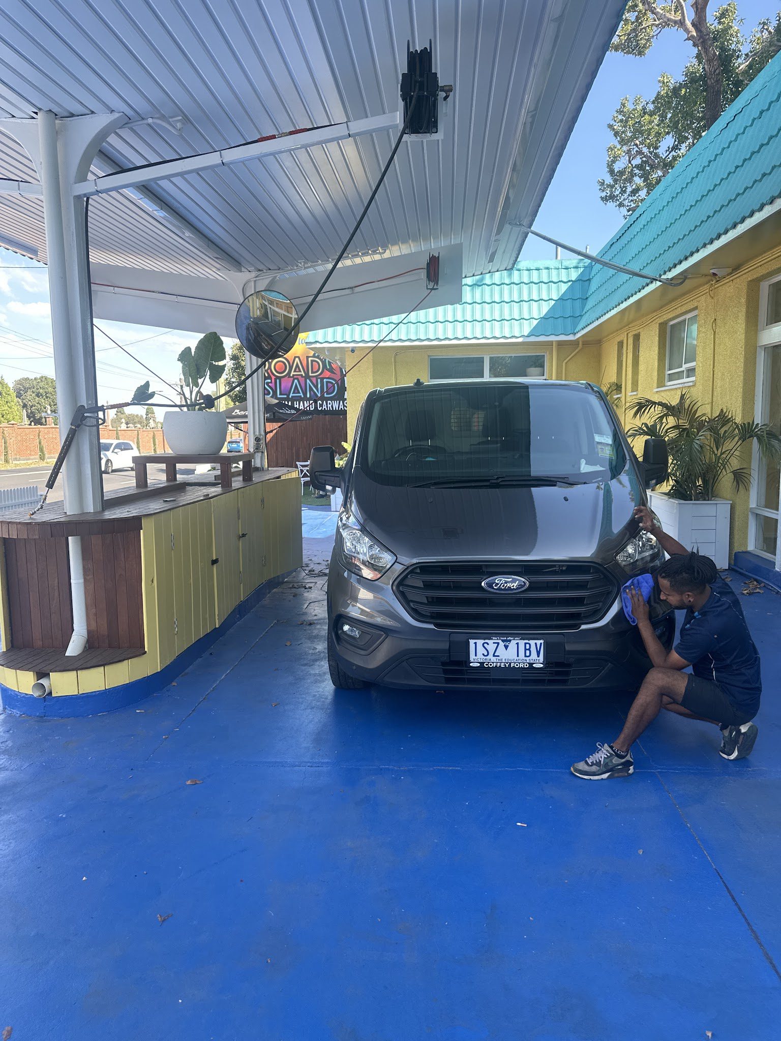 Road Island Carwash