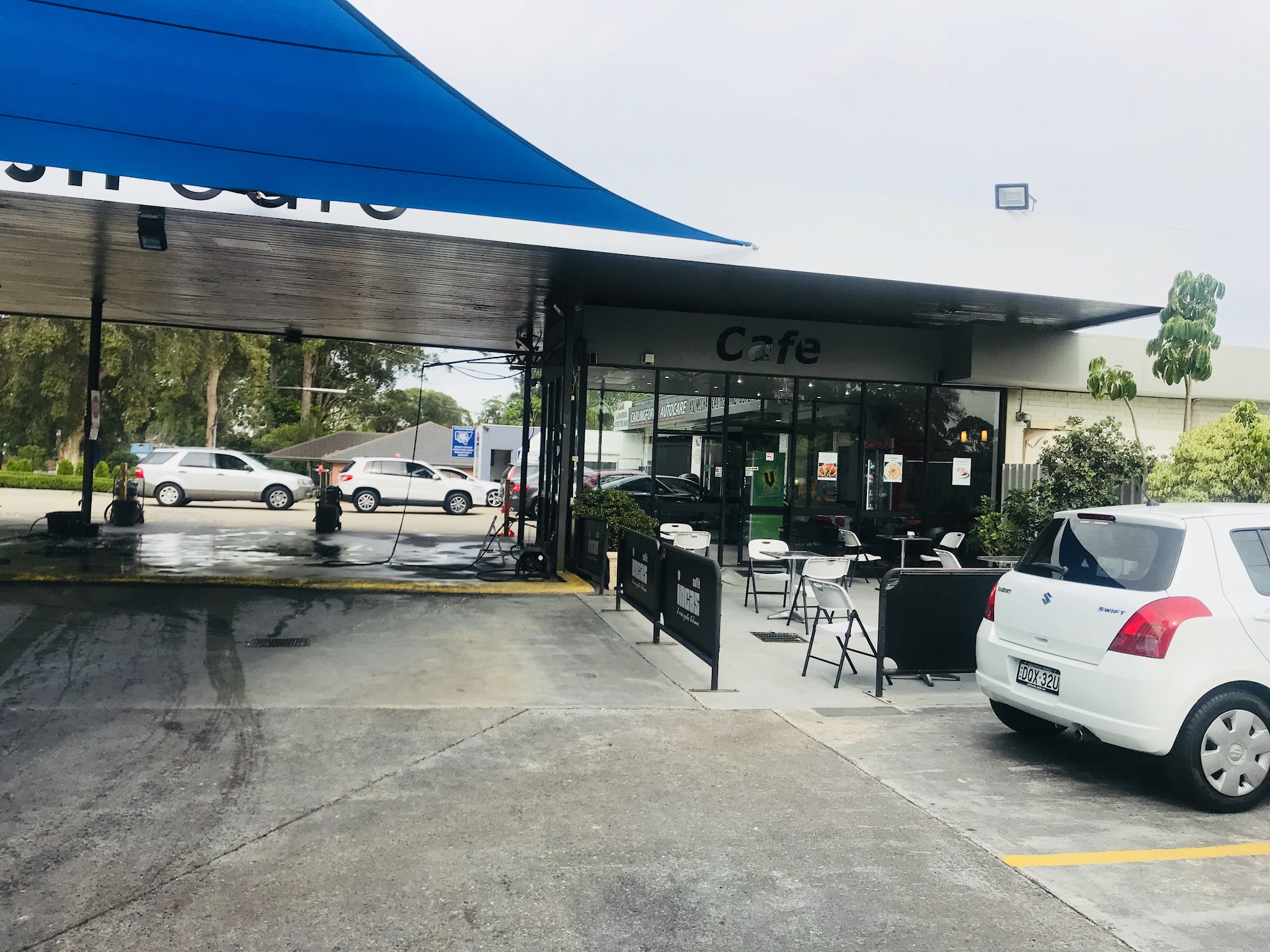 Scooters Hand Car Wash & Cafe