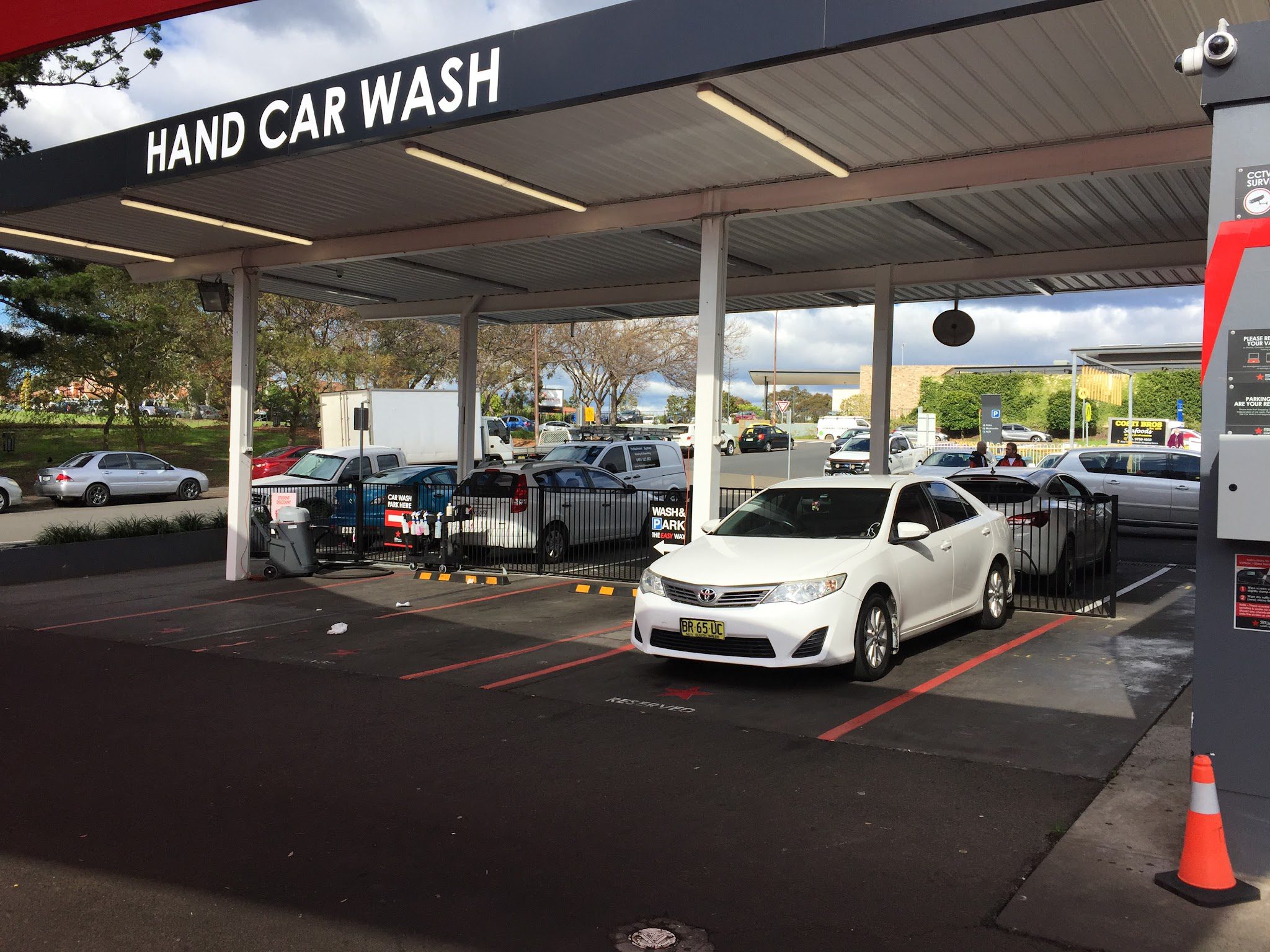 Star Car Wash – Roselands Shopping Centre (Roselands Dr)