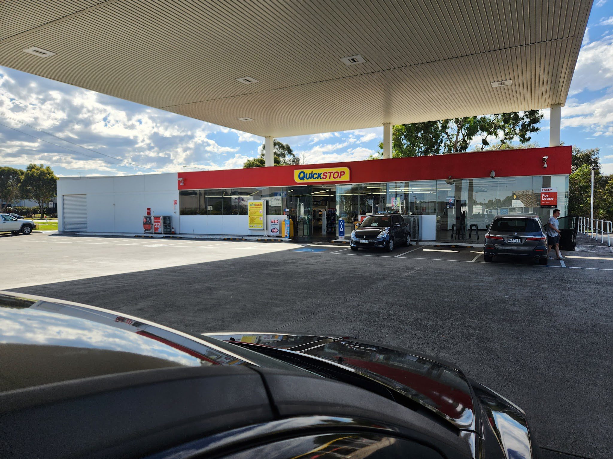 United Petroleum Lynbrook (Pie Face)