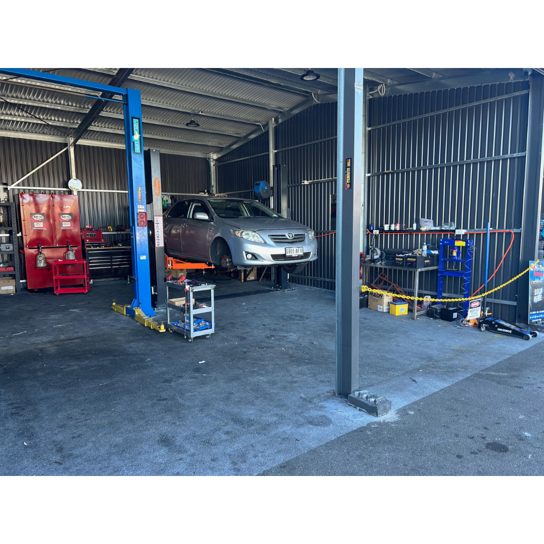 Universal Tyres & Autos