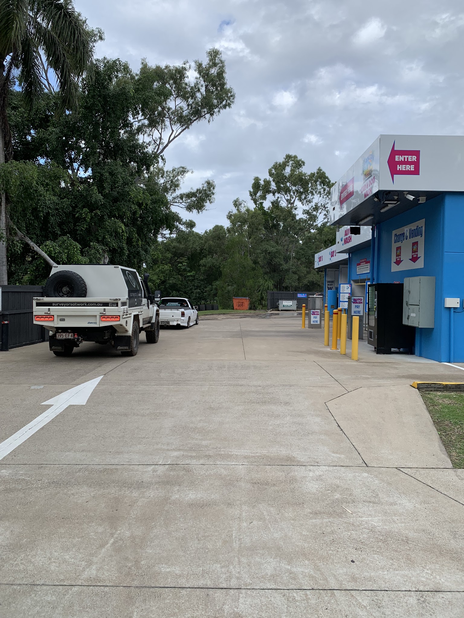 Urangan Car & Dog Wash – 24/7